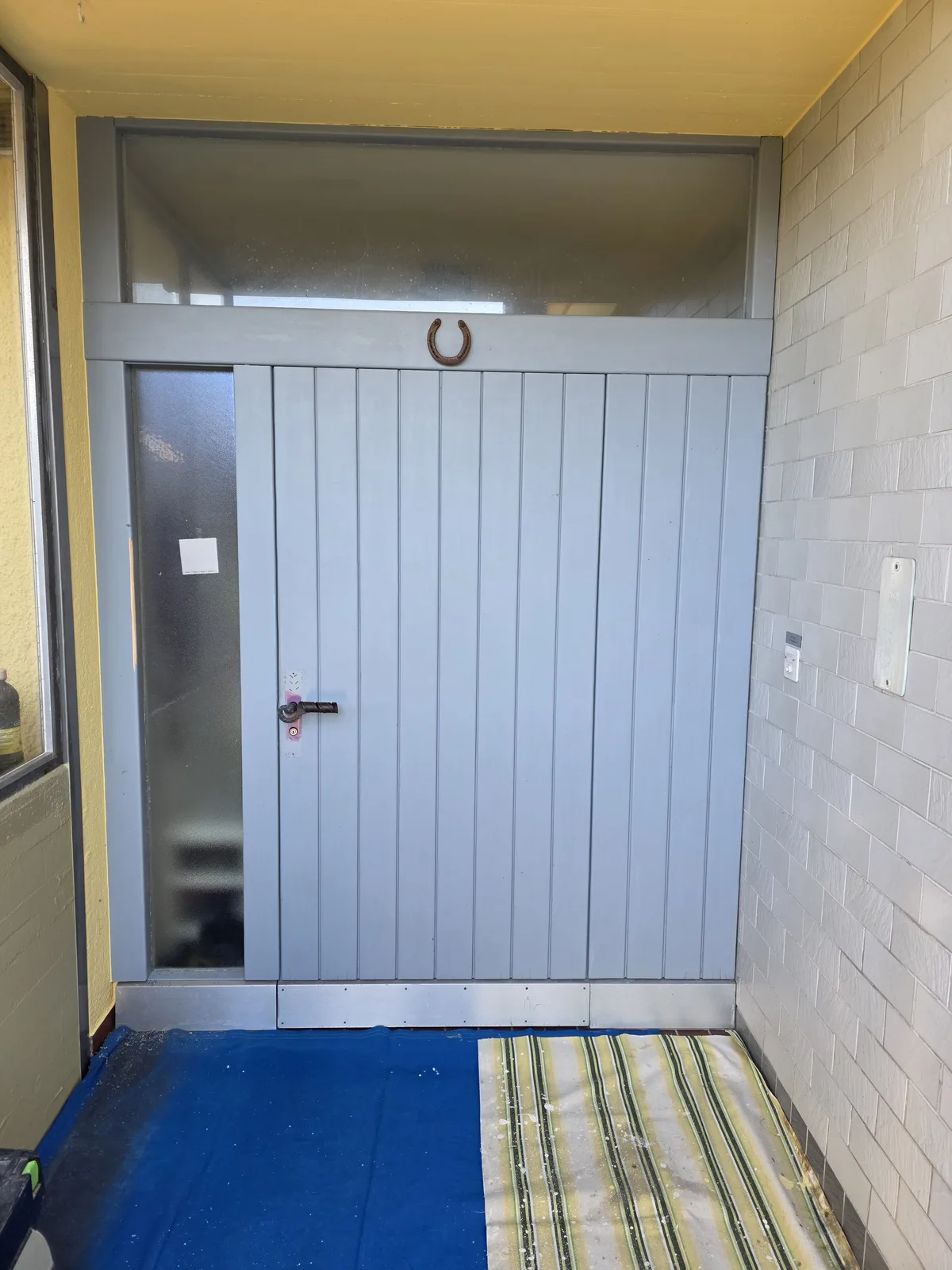 Hauseingang vor der Auffrischung
